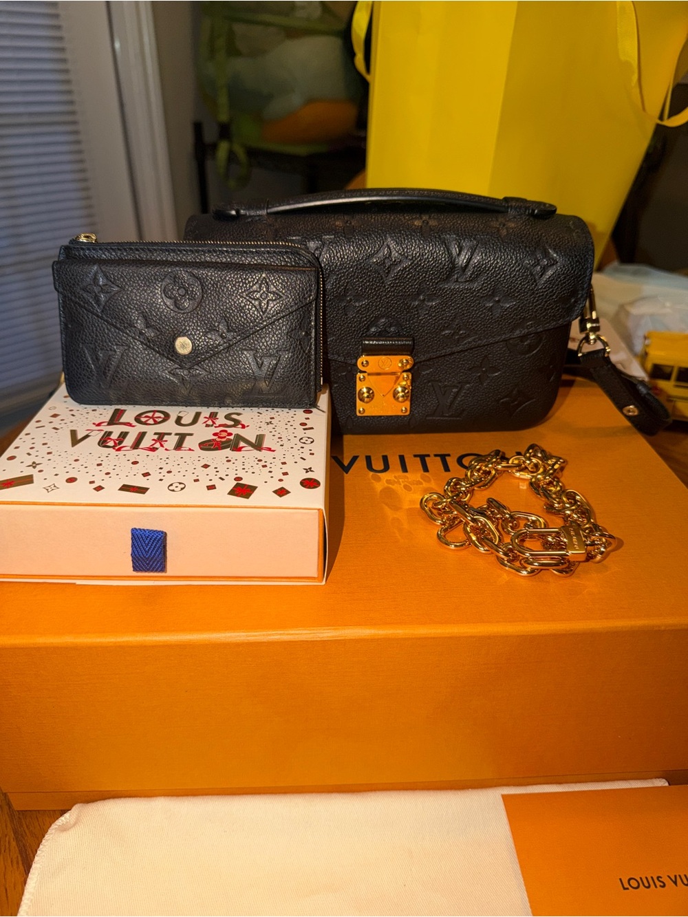 Louis Vuitton Pochette Métis East West Nior with matching nior wallet
